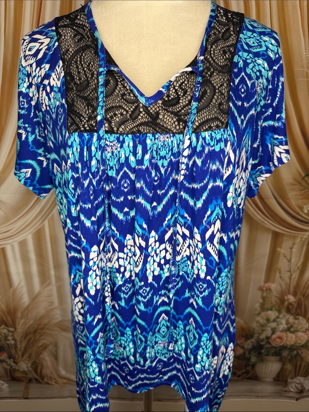 Carol Rose Blue & White Patterned Short Sleeve Blouse with Black Lace Yoke